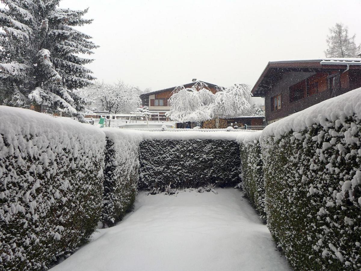 Studio Les Chamois By Interhome เลอุชส์ ภายนอก รูปภาพ