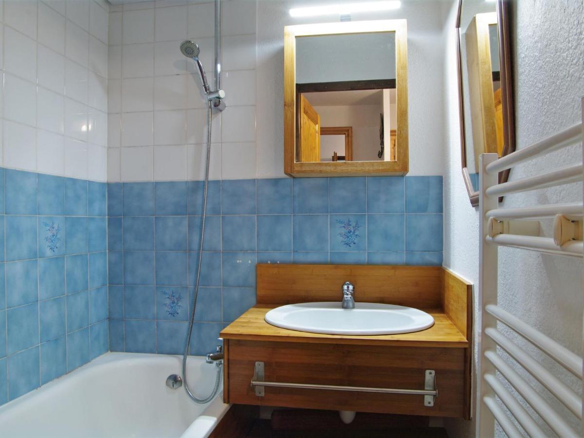 Studio Les Chamois By Interhome เลอุชส์ ภายนอก รูปภาพ